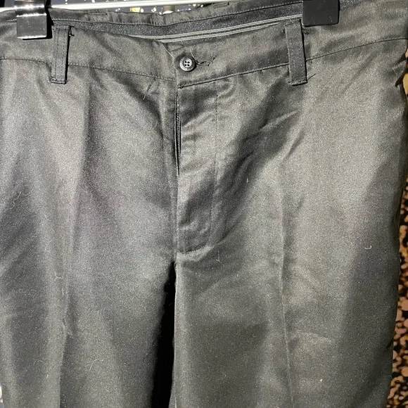 Dockers - Picture 2 of 5